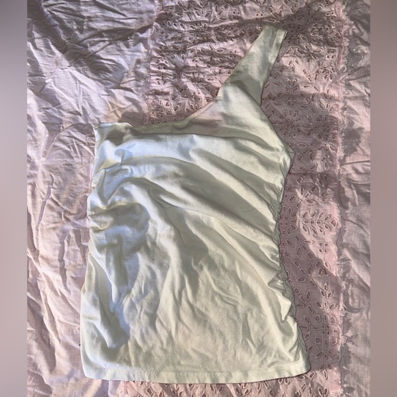 Hello kitty off shoulder top - Picture 3 of 3